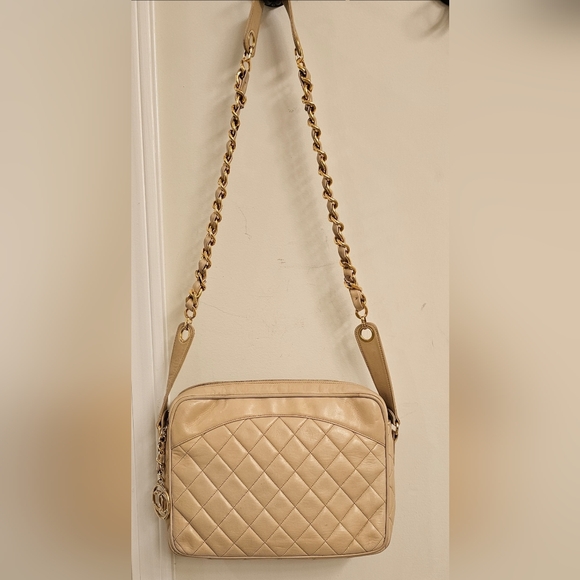 CHANEL Cream Quilted Crossbody - Picture 1 of 7